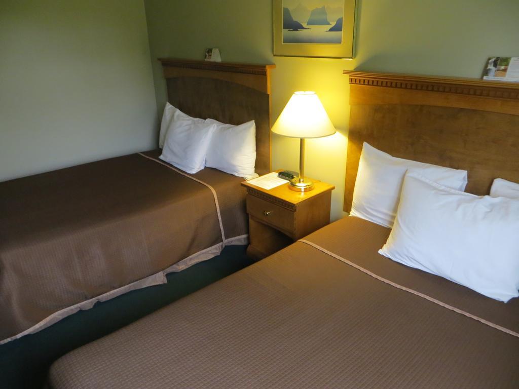 Ocean Marina Hotel Port Alberni Dış mekan fotoğraf
